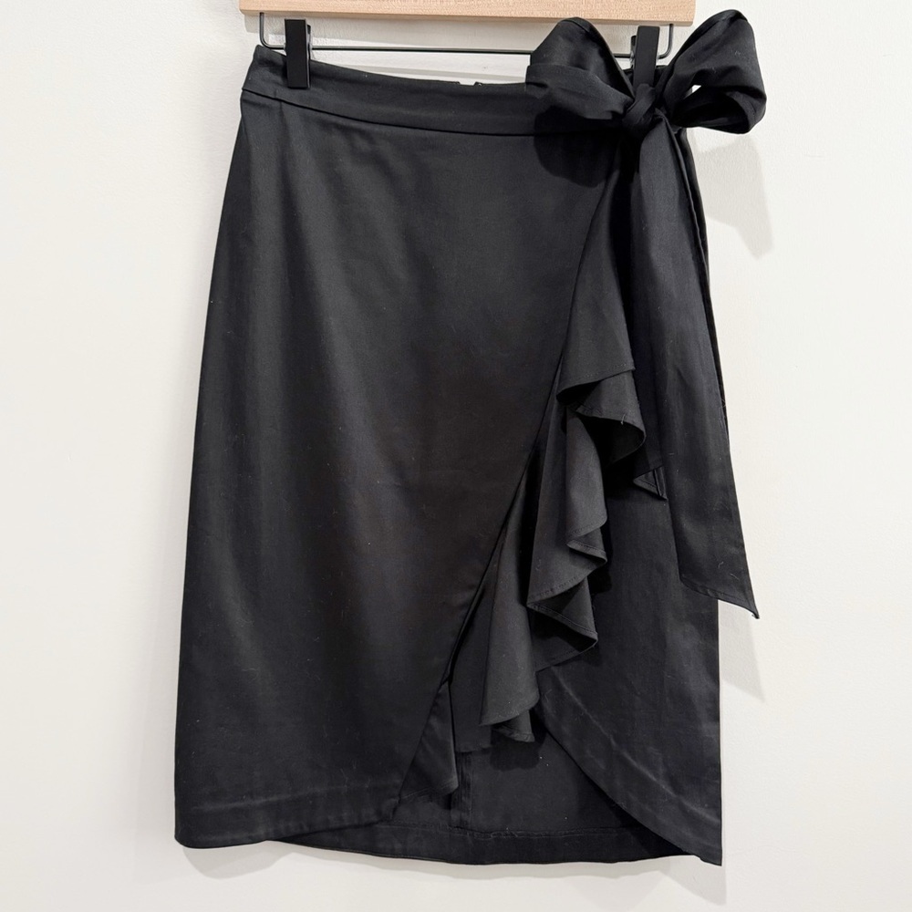ANTHRO Maeve Ruffle Tie Midi Skirt Ruffle Black Classic Preppy Office Size 2
